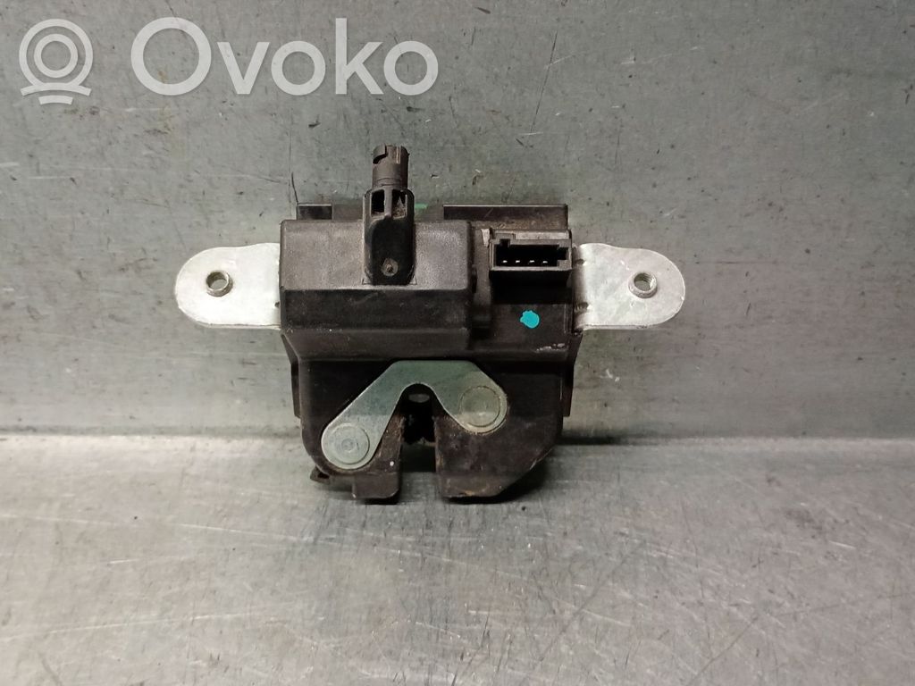 Opel Corsa E Zamek klapy tylnej bagażnika 