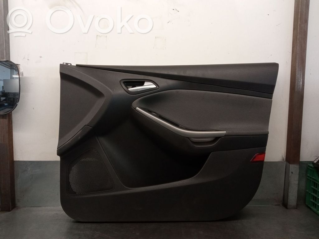 Ford Focus Boczki / Poszycie drzwi przednich 