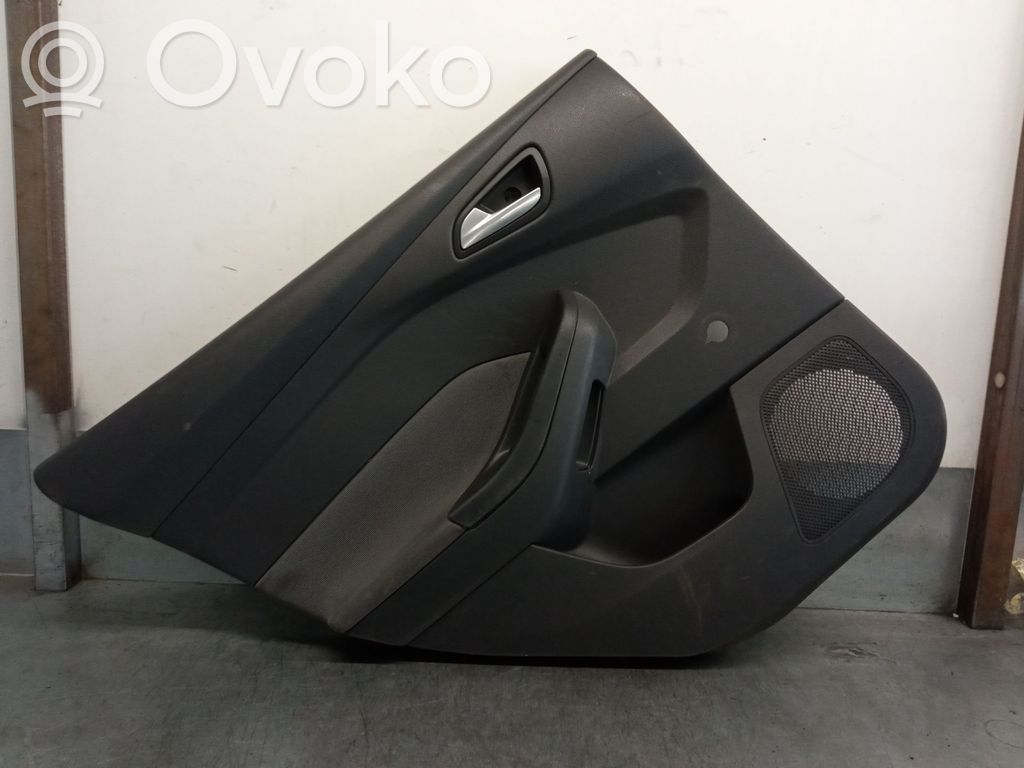 Ford Focus Apšuvums aizmugurējām durvīm 