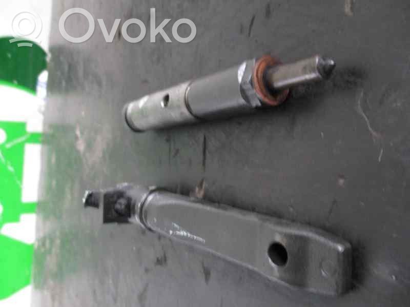 Opel Vectra B Wtryskiwacz paliwa 