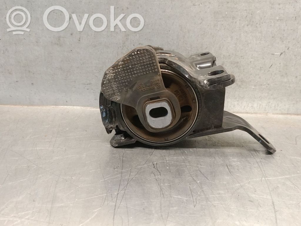 Engine mount bracket   KB8T39070,KB8T39070