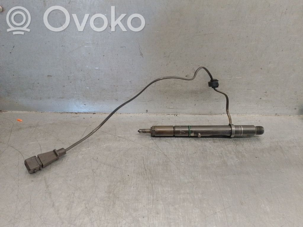 Audi A6 S6 C5 4B Injector combustibil 