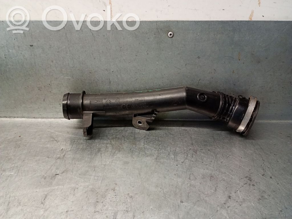 Opel Vivaro Ilmastointilaitteen putki (A/C) 