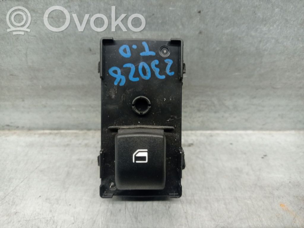 KIA Sportage Electric window control switch 
