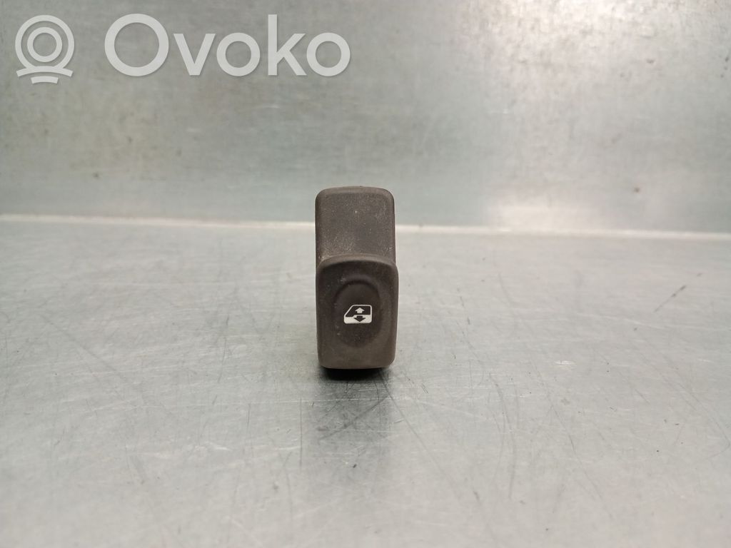 Dacia Logan Pick-Up Electric window control switch 