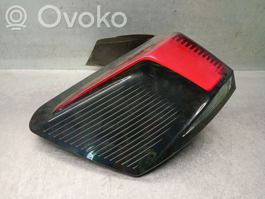Peugeot 3008 II Lampă spate în caroserie
