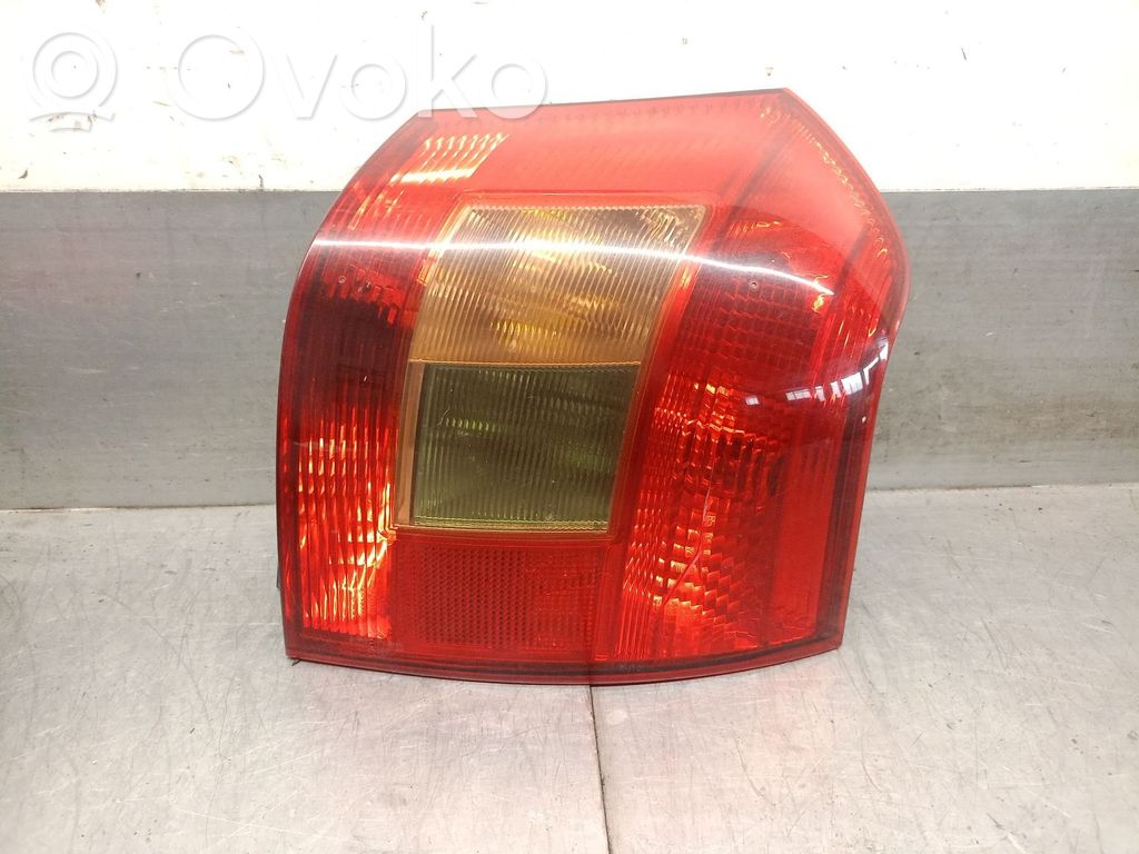 Toyota Corolla E110 Galinis žibintas kėbule 