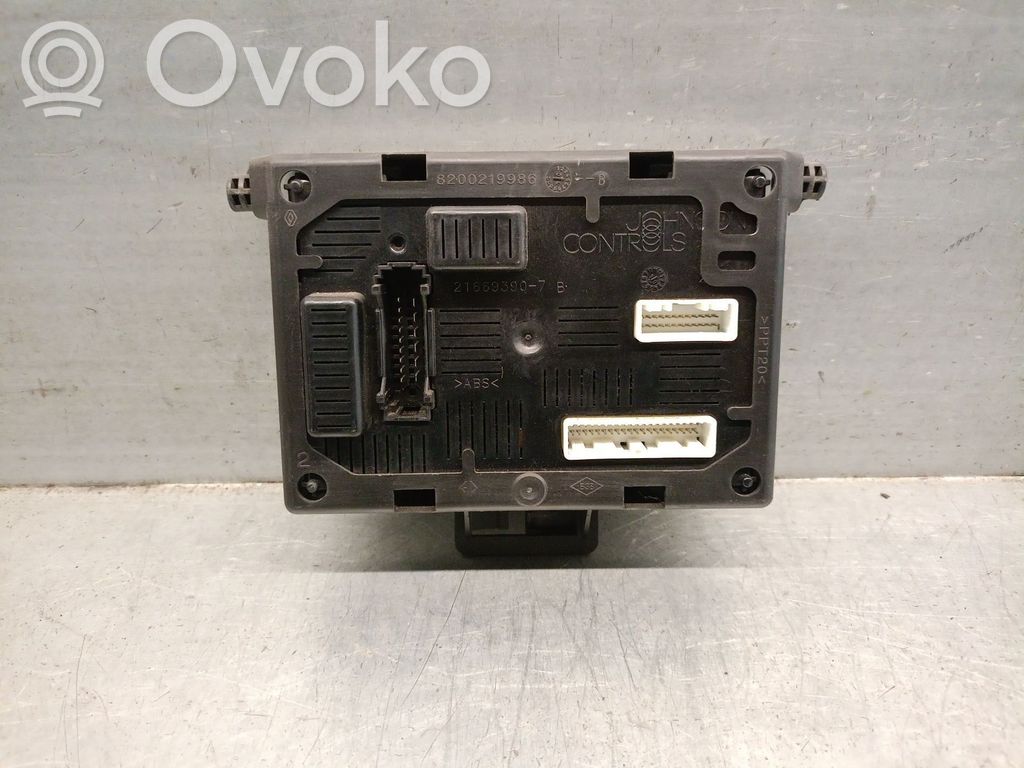 Renault Modus Juego de caja de fusibles 