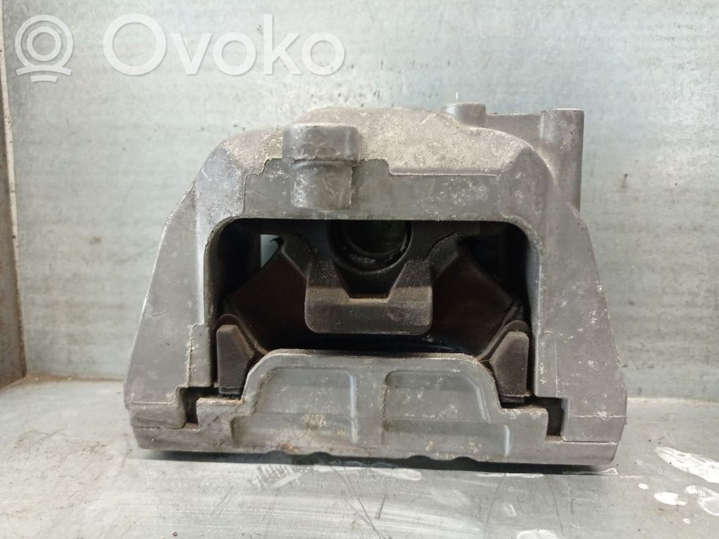 Volkswagen Touran I Wspornik / Mocowanie silnika 