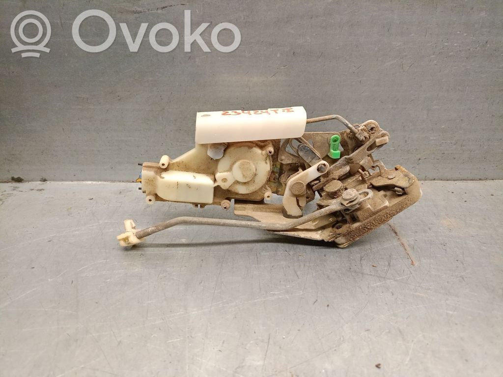 Ford Ranger Takaoven lukko 