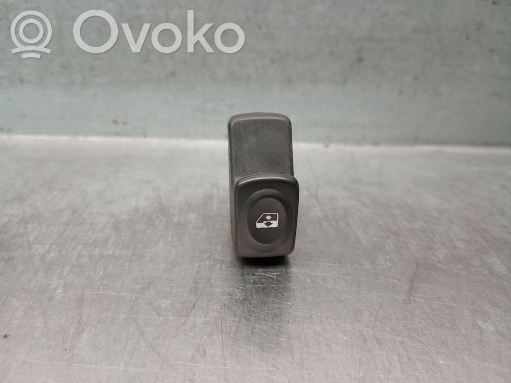 Dacia Sandero Electric window control switch 