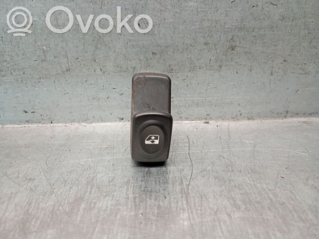 Dacia Sandero Electric window control switch 