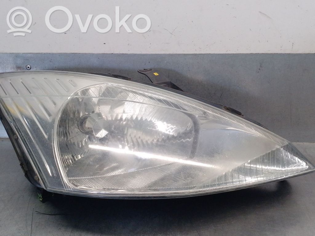 Ford Focus Headlight/headlamp 