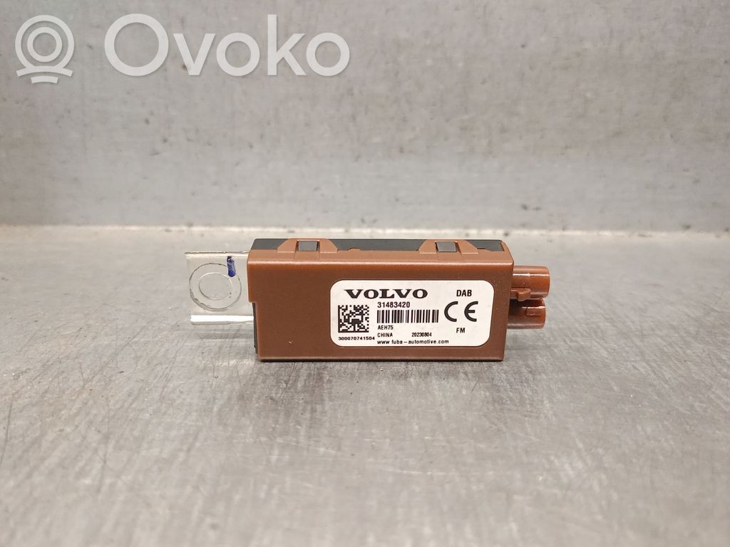 Volvo XC40 Radion antenni 