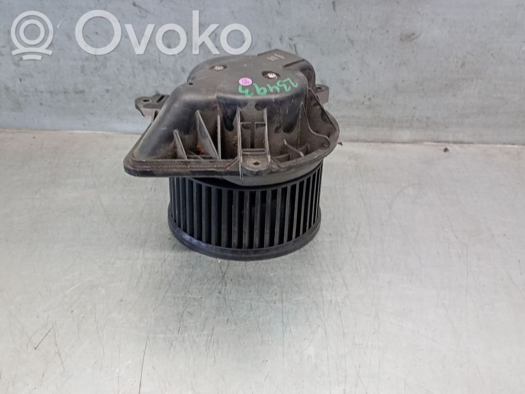 Opel Vivaro Heizungslüfter 