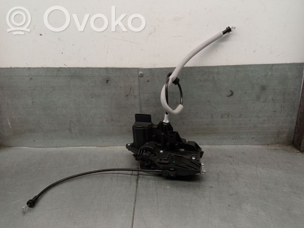 Volvo XC40 Încuietoare ușă față 