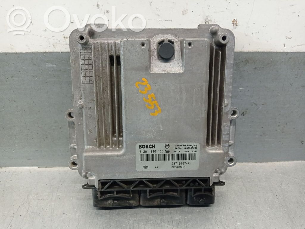 Sterownik / Moduł ECU   237101074R,281030135