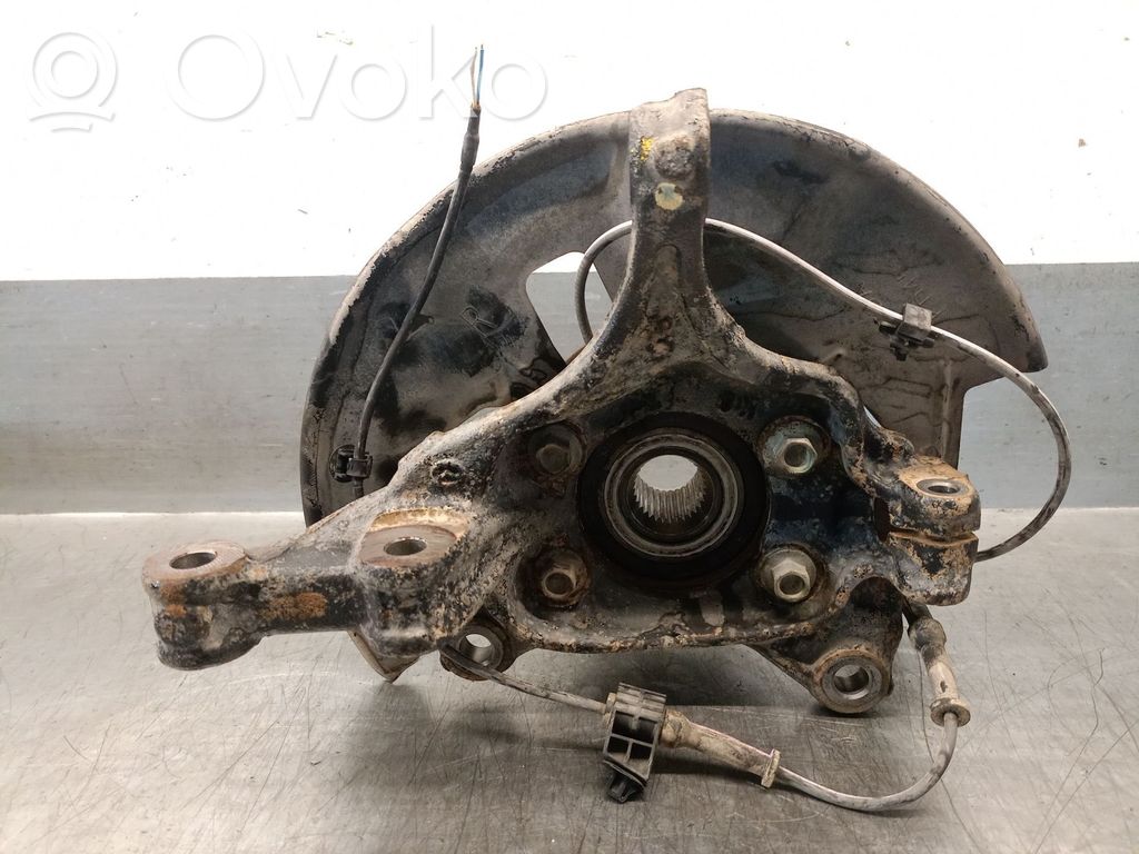 Mazda 3 III Fusée d'essieu de moyeu de la roue avant