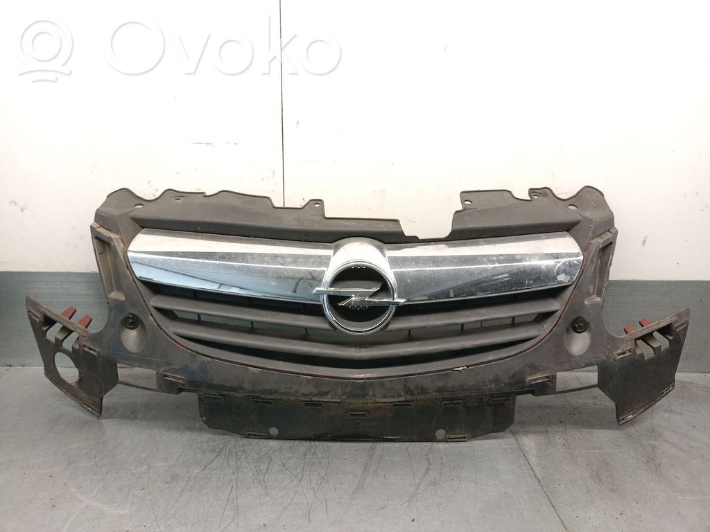 Opel Corsa D Priekšējais režģis 