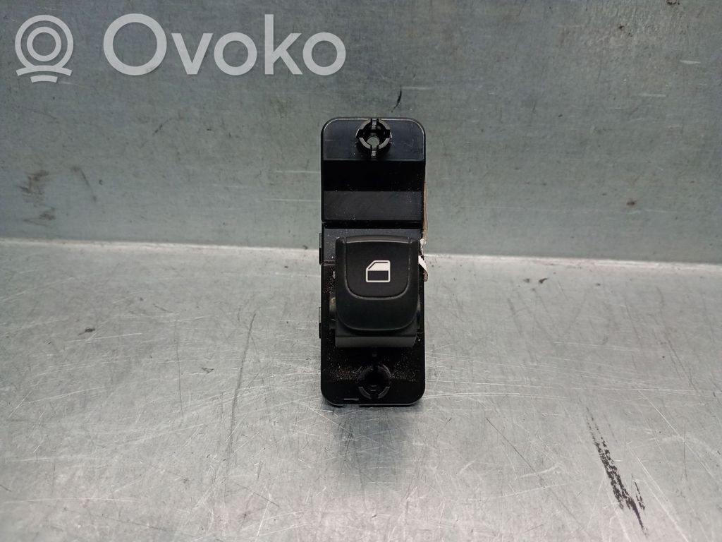 KIA Rio Electric window control switch 