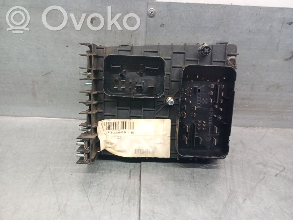 Volkswagen Touran I Set scatola dei fusibili
