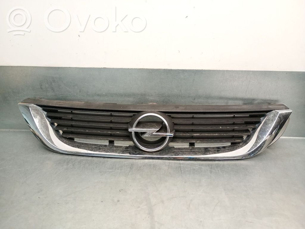 Opel Vectra B Etusäleikkö 