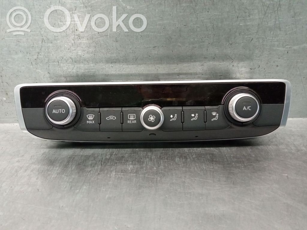Audi Q3 F3 Climate control unit 