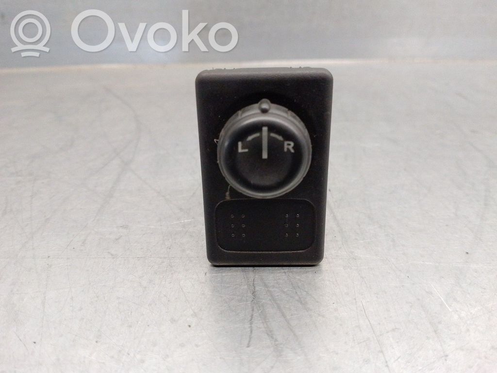 Nissan Atleon Wing mirror switch 
