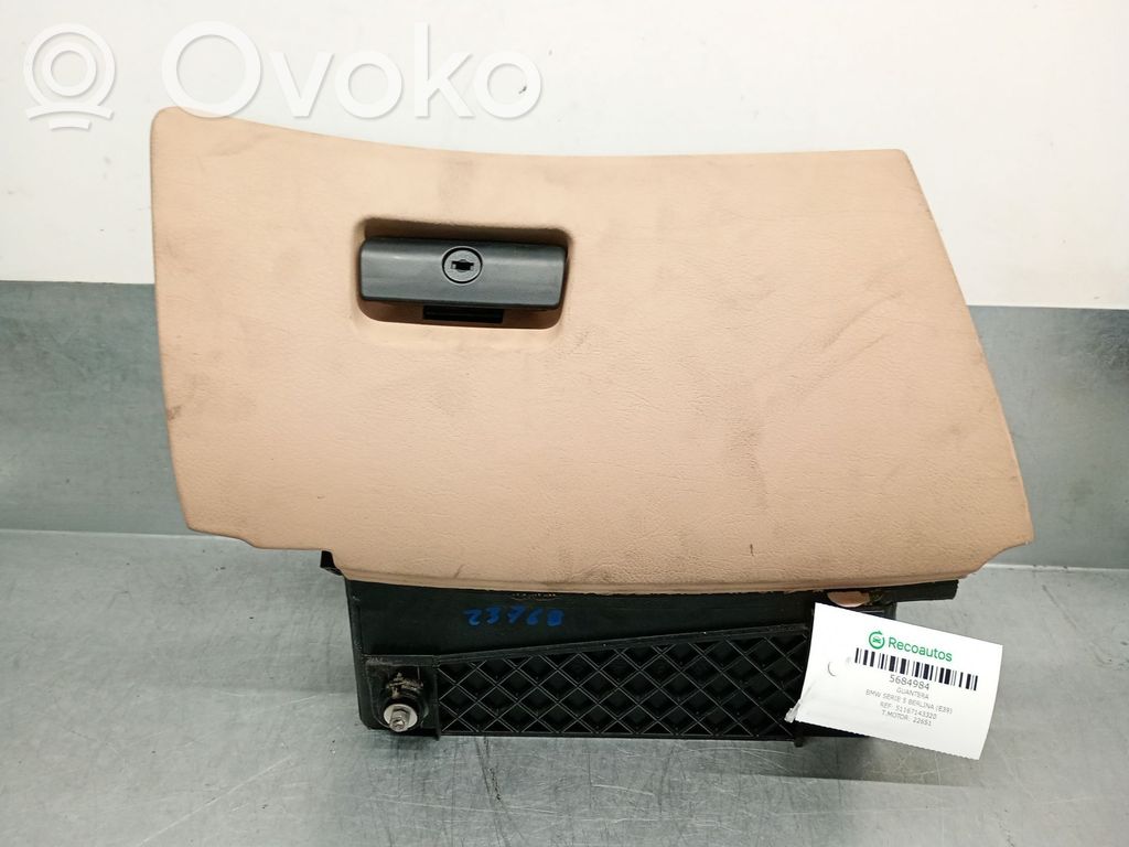 BMW 5 E39 Boite à gants 
