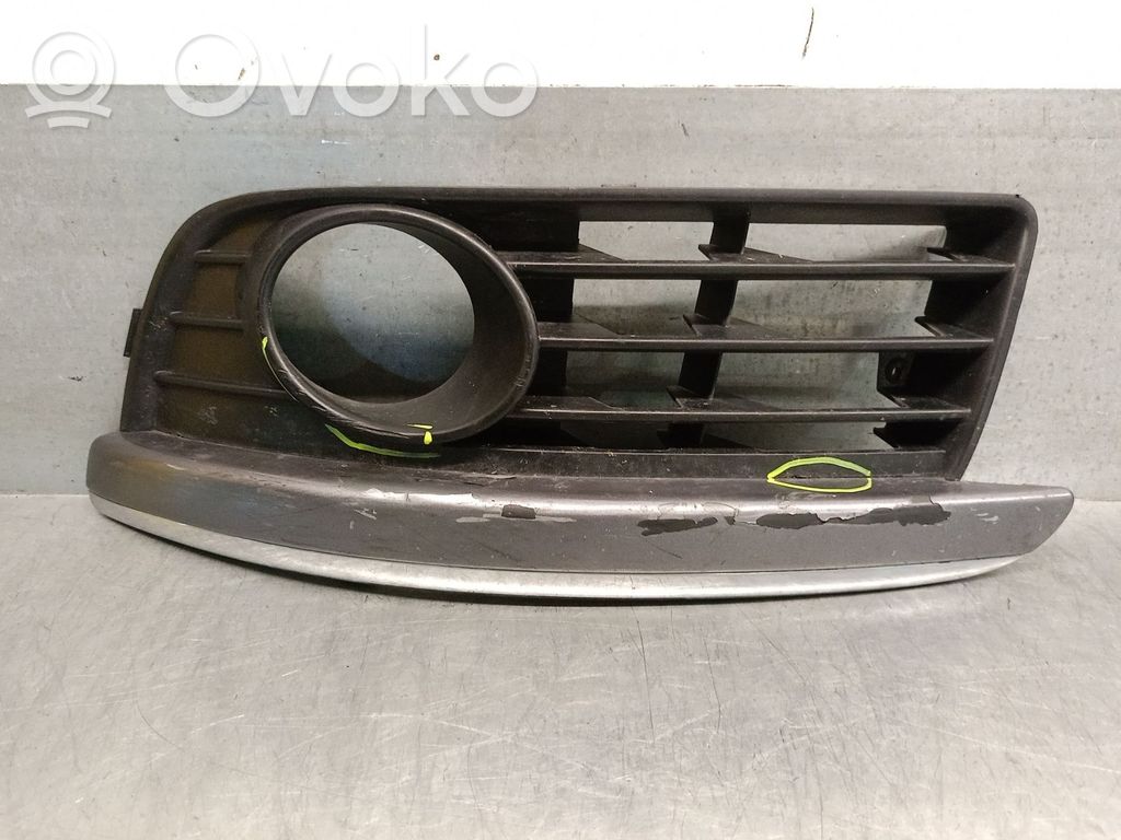 Volkswagen Jetta V Grilă aripă 