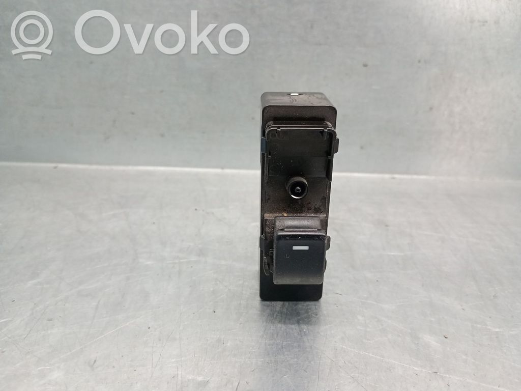 Mazda 3 III Electric window control switch 