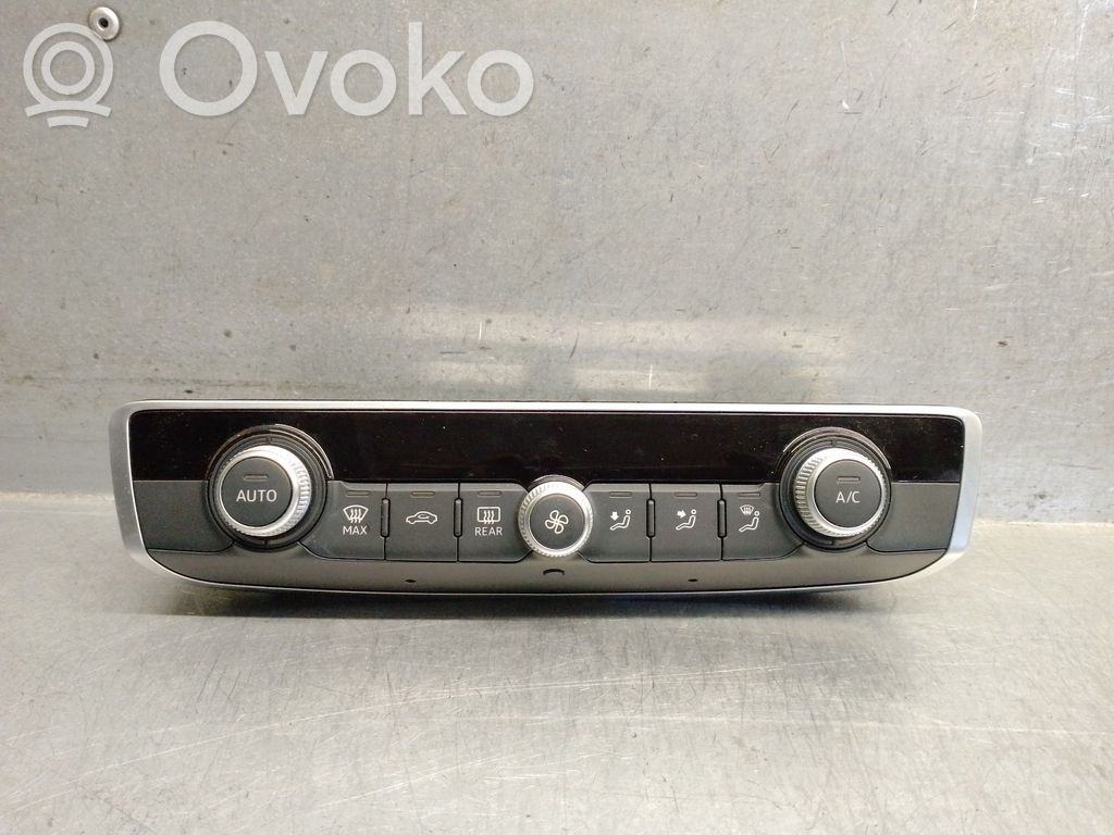 Audi Q3 F3 Climate control unit 