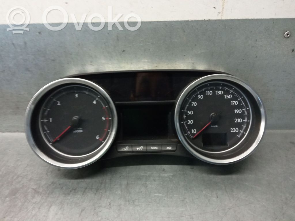 Peugeot 508 Vitezometru (grup de instrumente) 