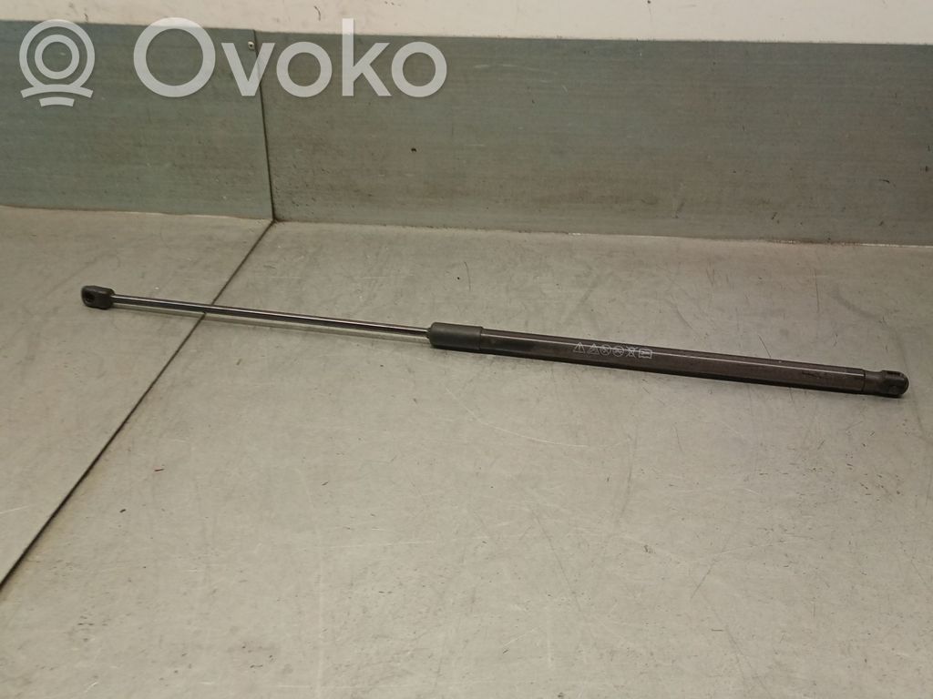 Volkswagen Tiguan Siłownik maski przedniej 