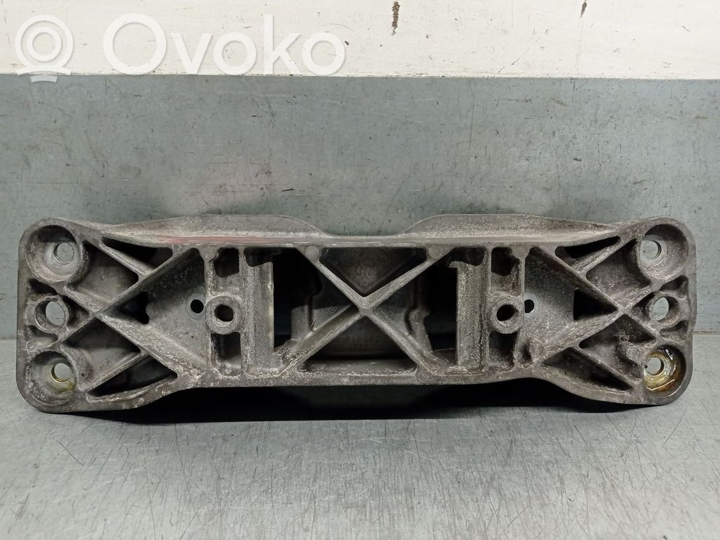 Gearbox mount   676791401,22316776522