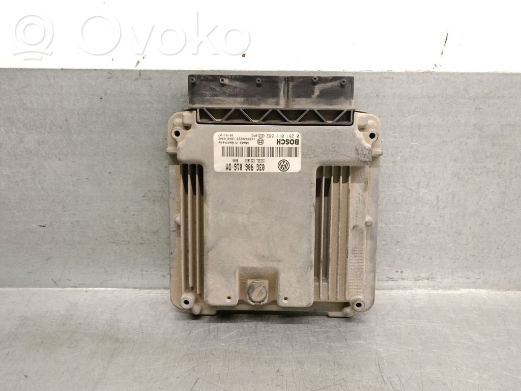 Sterownik / Moduł ECU   03G906016DM,0281011882BOSCH