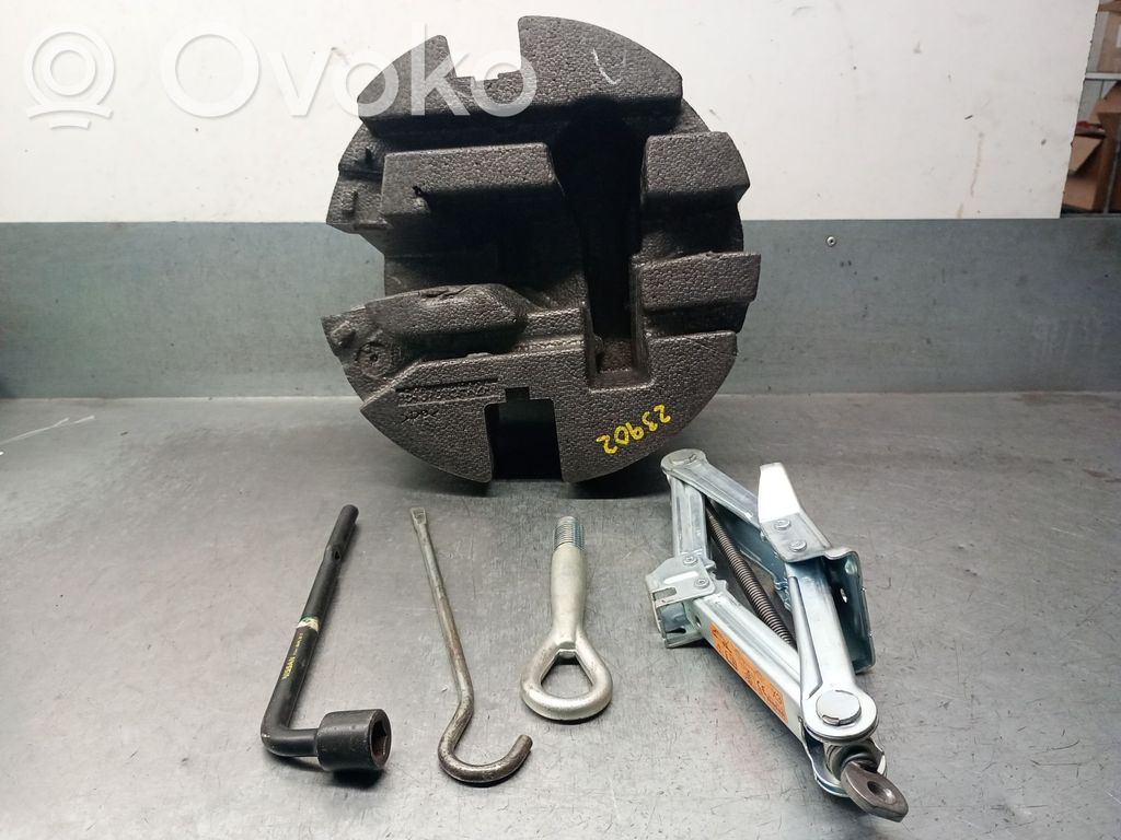 Nissan Micra C+C R18 alumīnija - vieglmetāla disks (-i) 