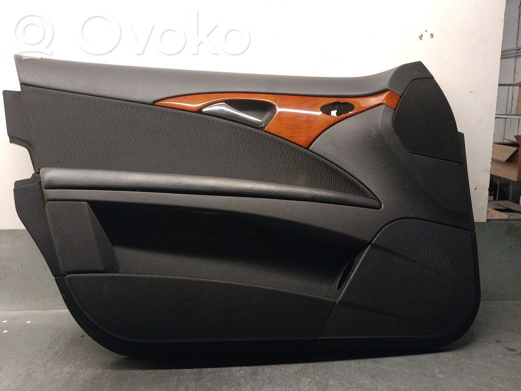 Mercedes-Benz E W211 Etuoven verhoilu