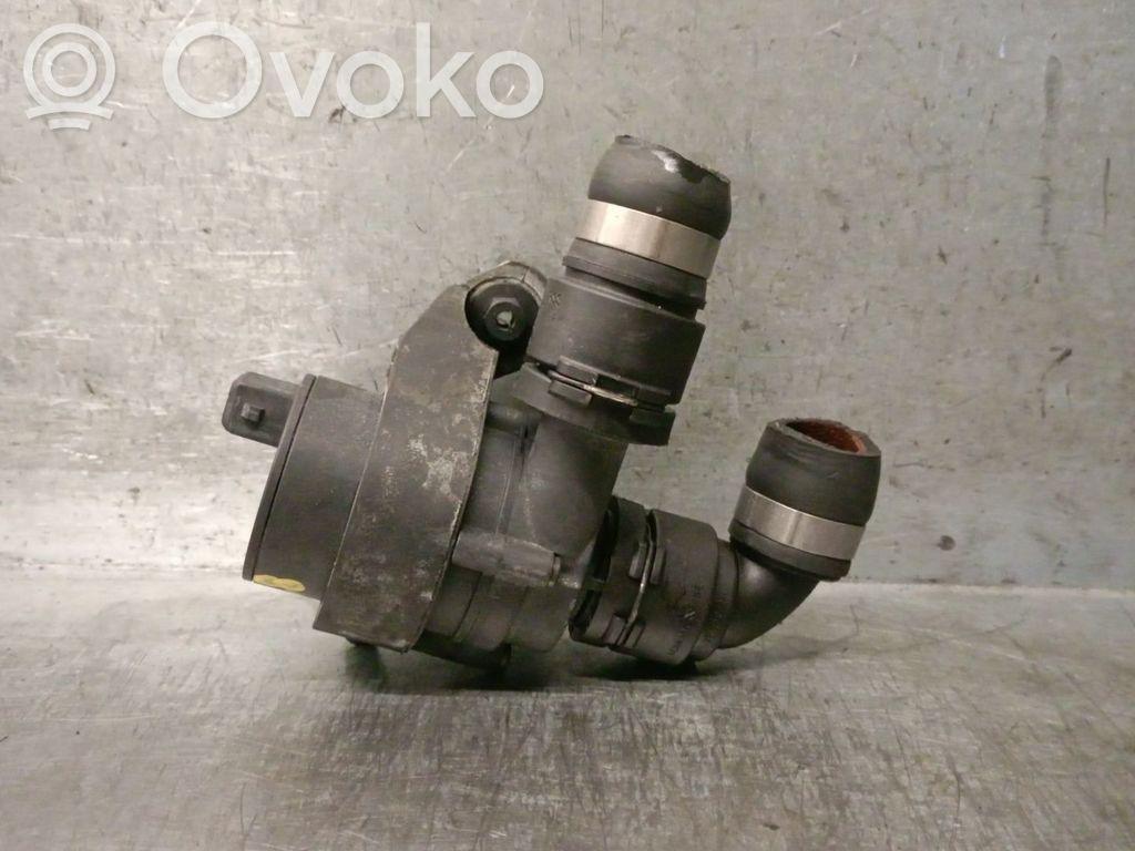 BMW 7 E65 E66 Pompe de circulation d'eau 