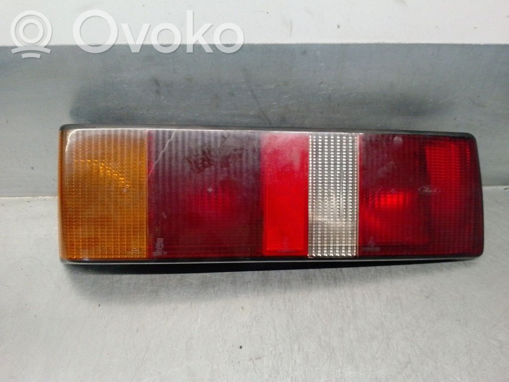 Ford Escort Задний фонарь в кузове 
