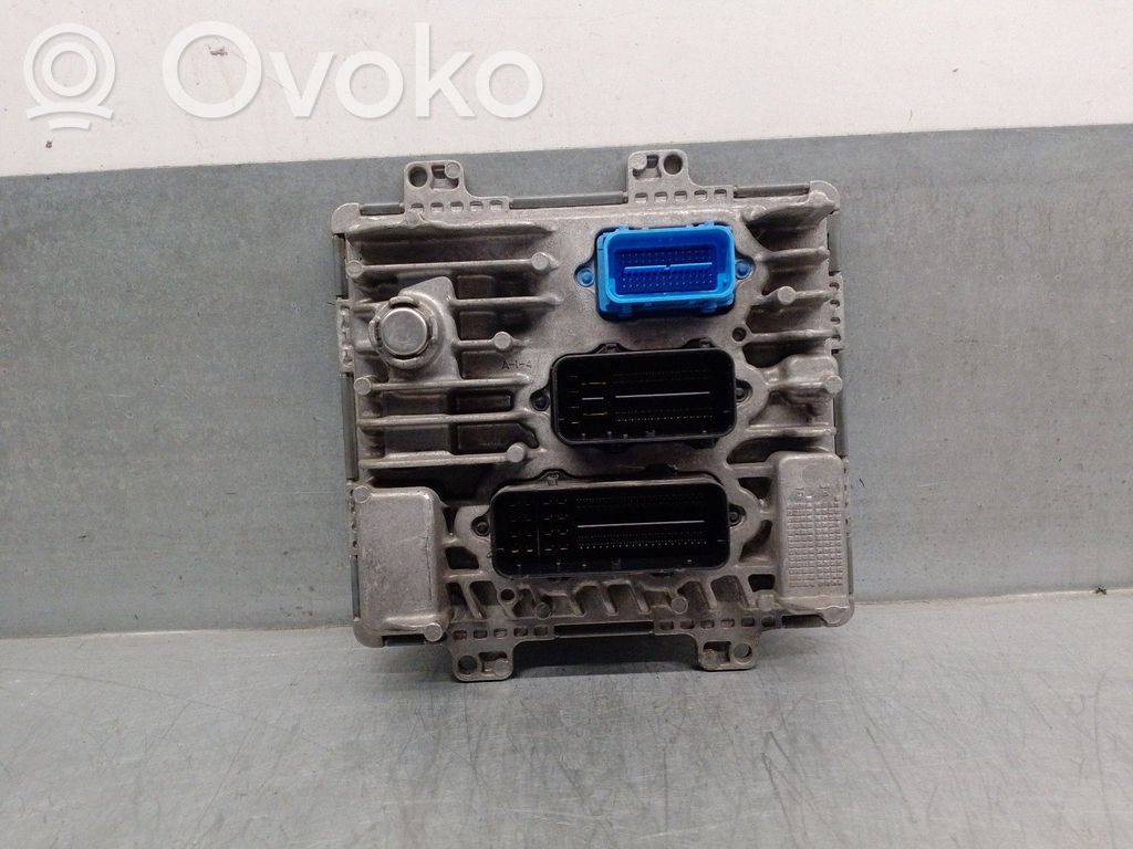 Opel Zafira C Engine control unit/module 