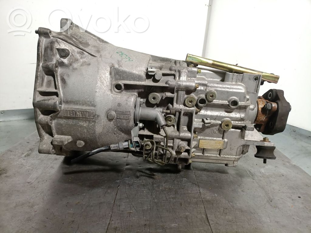 BMW 3 E46 Mechaninė 5 pavarų dėžė 