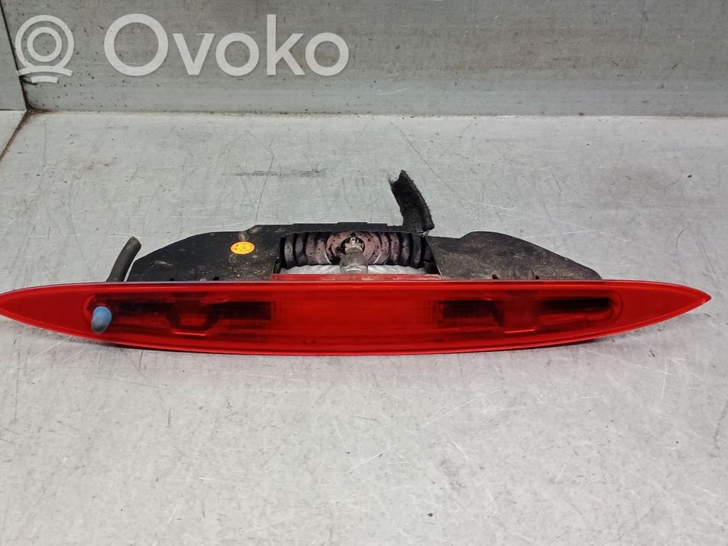 Renault Modus Third/center stoplight 