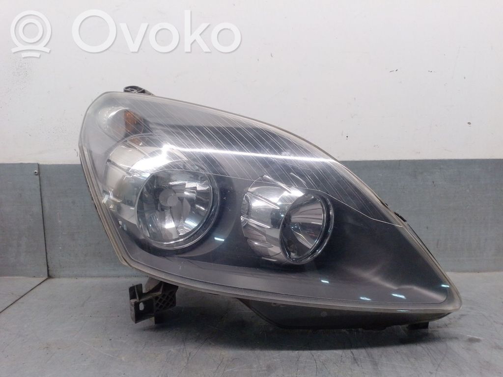 Opel Zafira B Lampa przednia 