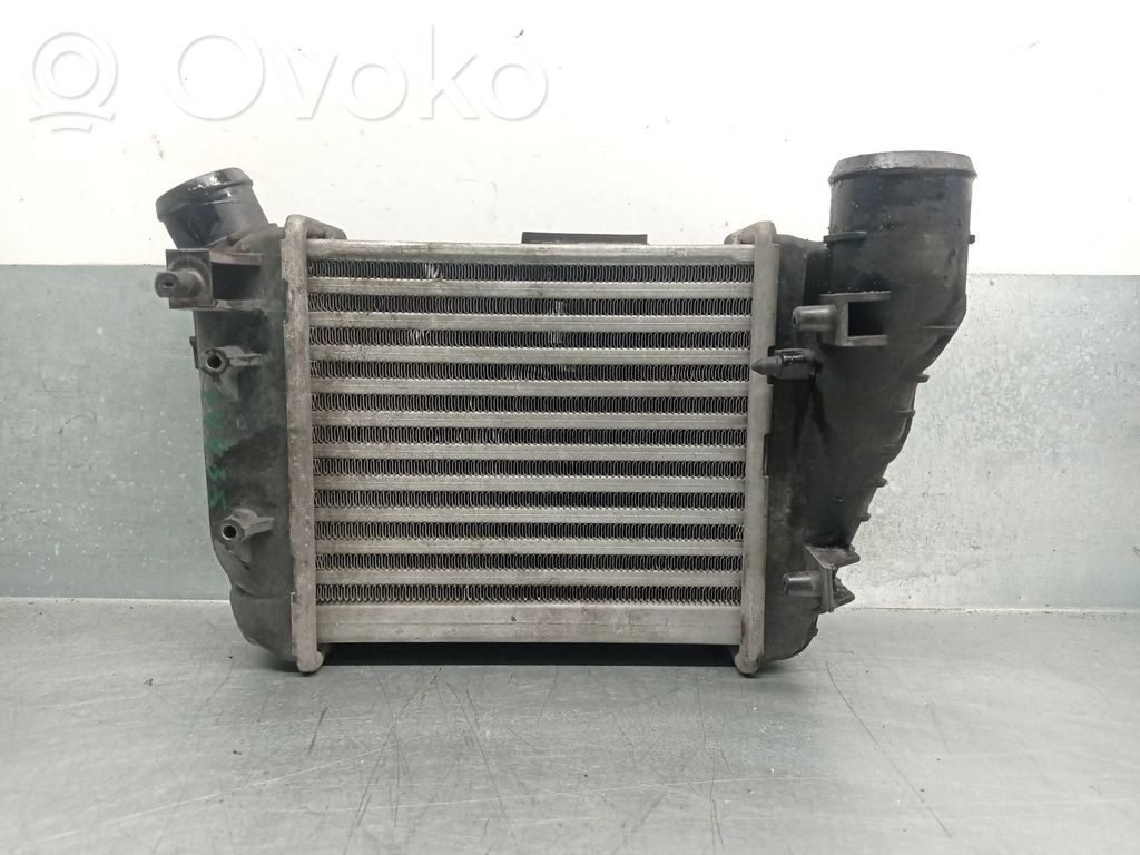 Chłodnica powietrza doładowującego / Intercooler   8E0145806C,8E0198806