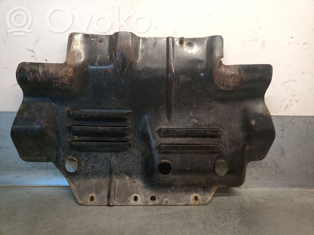 Nissan Terrano Protezione anti spruzzi/sottoscocca del motore 
