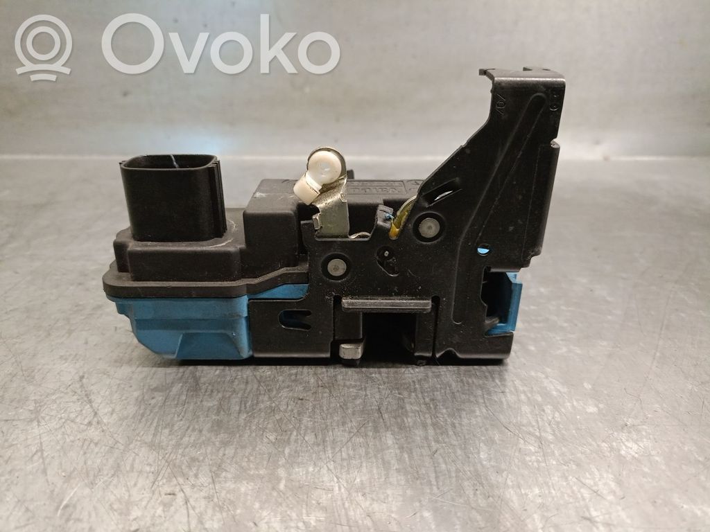 Volvo S80 Front door lock 