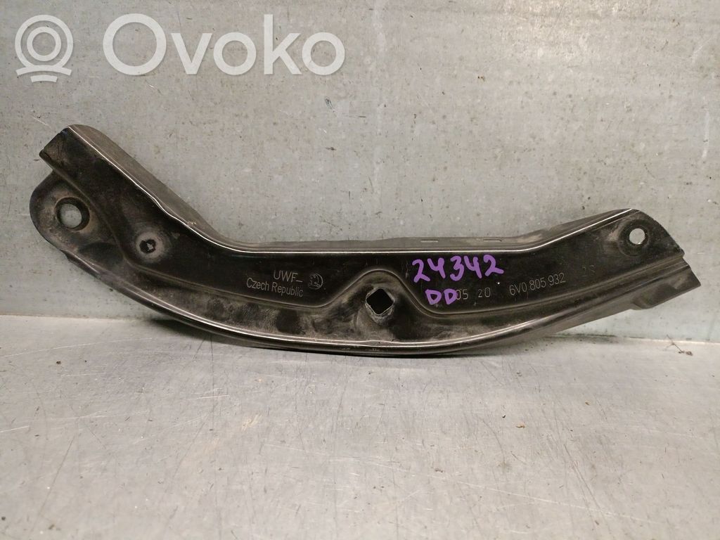 Skoda Fabia Mk3 (NJ) Staffa di rinforzo montaggio del paraurti anteriore 