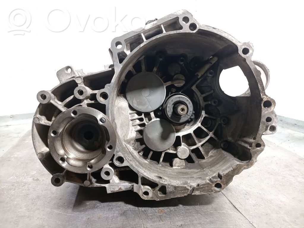 Volkswagen Passat Alltrack Cutie viteze manuală cu 5 trepte 