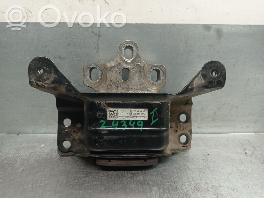 Volkswagen Passat Alltrack Engine mount bracket 